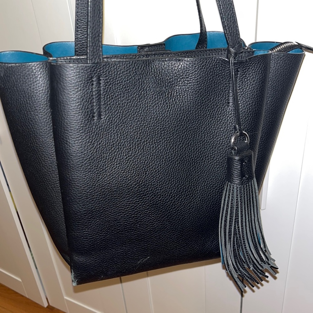 Vince Camuto black leather tote bag w/ tassel